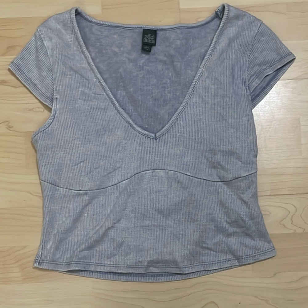 V-Neck Ribbed Grey Vintage Tee